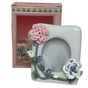 Ceramic‎ 3-D Floral Small Photo Frame Holds 2" x 3" Photo